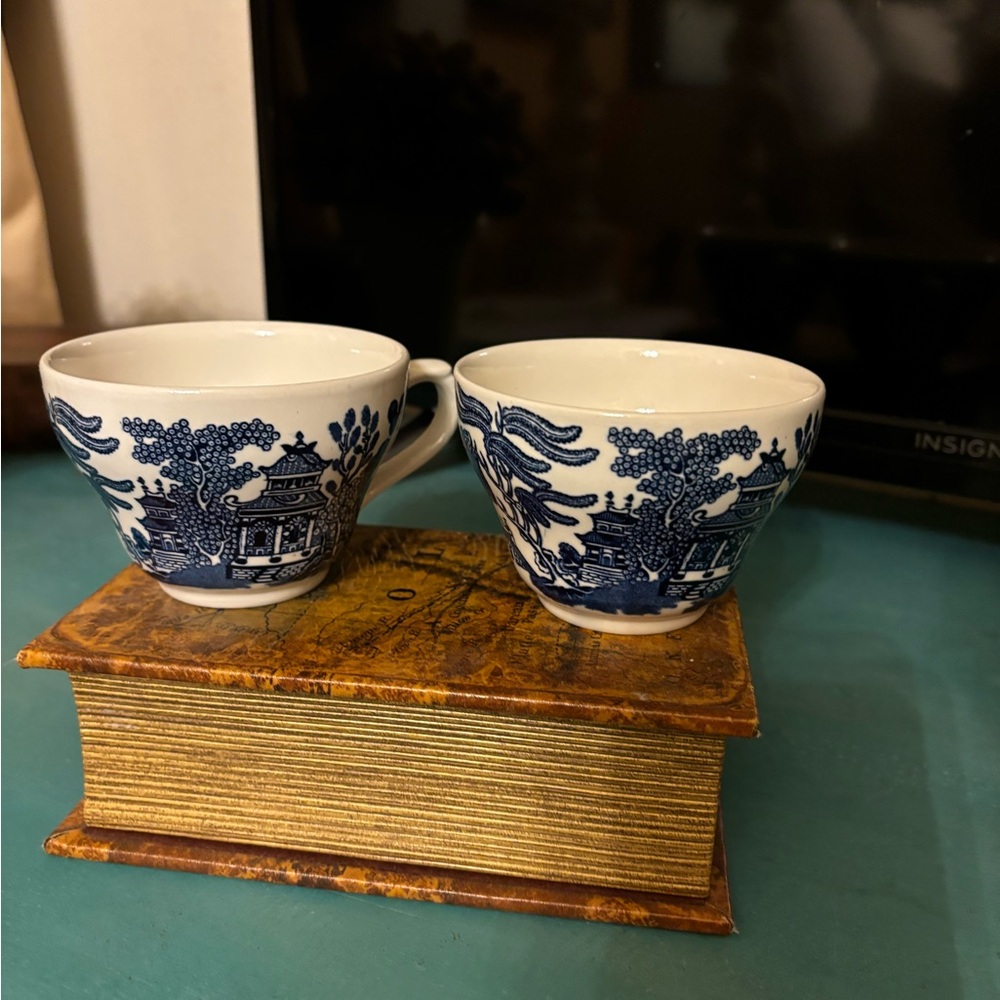 Tea cups - Picture 7 of 8